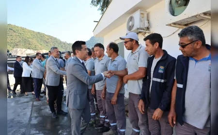 Marmaris Belediye Başkanı Acar Ünlü Kurban Bayramı Öncesinde Personelle Bayramlaştı