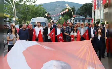 Bayındır’da 19 Mayıs kutlamaları fener alayı ve gençlik etkinlikleriyle gün boyu sürdü