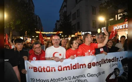 Altıeylül’de 19 Mayıs kutlamaları gençlik şöleni ve fener alayıyla gerçekleşti