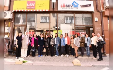 Tepebaşı Belediyesi Belde Evi kursiyerlerinden LÖSEV’e bayramlık ve oyuncak desteği