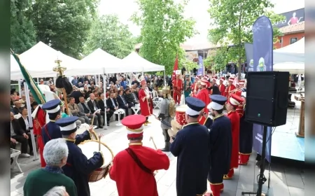 İnegöl’de İshak Paşa Vefatının 539’uncu Yılında Panel, Dualar ve Mehter Gösterileriyle Anıldı