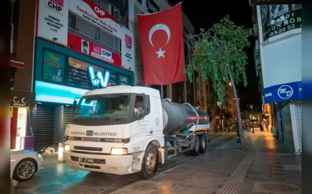 Karşıyaka Belediye Başkanı Yıldız Ünsal: “Daha temiz ve yaşanabilir bir Karşıyaka için çalışıyoruz”