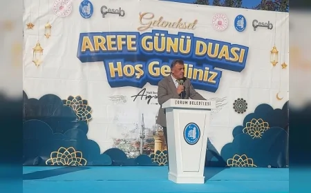 ÇESOB’un Geleneksel Arife Duası Çorum Kent Meydanı’nda Yoğun Katılımla Gerçekleştirildi
