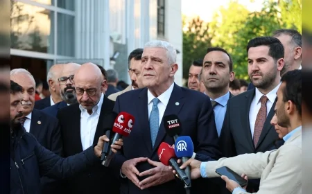 İYİ Parti Genel Başkanı Müsavat Dervişoğlu: “Bu bayram insanlara demokrasi, adalet ve hukuk temenni ediyorum”
