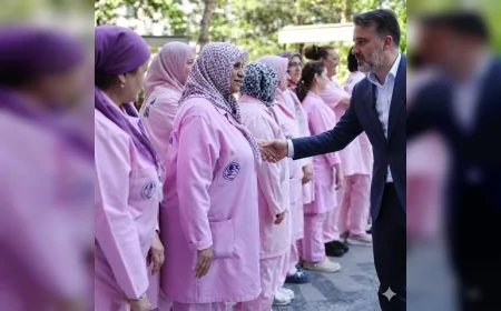 Bursa Büyükşehir Belediyesi Başkan Vekili Şahin Biba bayramda huzurevi, sevgi evi ve hastane ziyaretlerinde bulundu