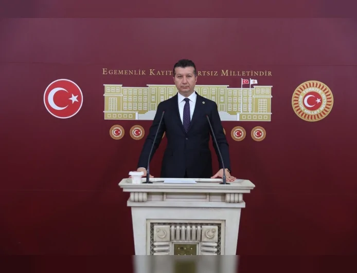 CHP Burdur Milletvekili İzzet Akbulut: “İktidar emekçiyi değil, sermaye gruplarını büyüttü”