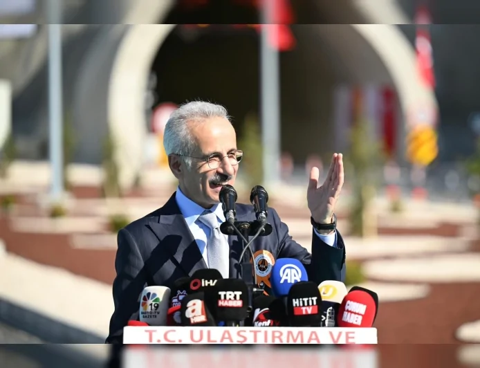 ULAŞTIRMA VE ALTYAPI BAKANI ABDULKADİR URALOĞLU: “ÇORUM-LAÇİN YOLU İLE SEYAHAT SÜRESİNİ YARI YARIYA AZALTTIK”