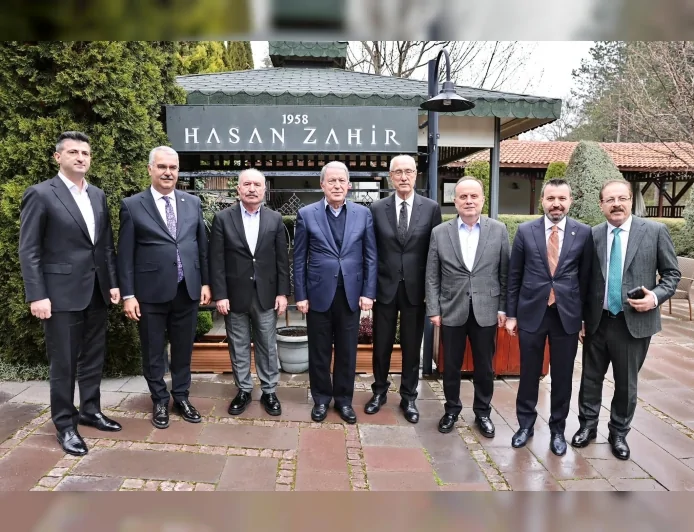 TBMM Milli Savunma Komisyonu Başkanı Hulusi Akar ve milletvekilleri Çorum’da temaslarda bulundu