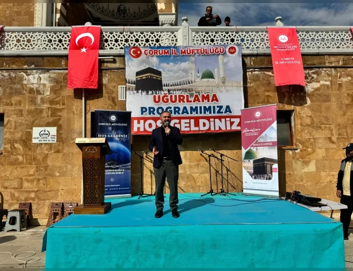 Çorum’da 325 Hac Yolcusu Kur’an ve Dualarla Kutsal Topraklara Uğurlandı