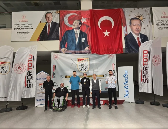 MANİSALI MİLLİ SPORCU SAMET AKÇA TÜRKİYE ŞAMPİYONASI’NDA 3 MADALYA KAZANDI
