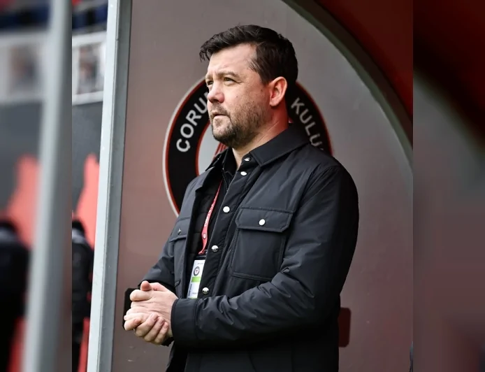 ARCA ÇORUM FK TEKNİK DİREKTÖRÜ UĞUR UÇAR: “PLAY-OFF SÜRECİNDE HER ANI DOĞRU OYNAMAK ZORUNDAYIZ”