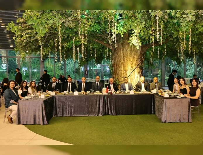 Çorum Valisi Ali Çalgan 3. Ulusal Tıp Öğrenci Kongresi Gala Programında Genç Hekimlerle Buluştu