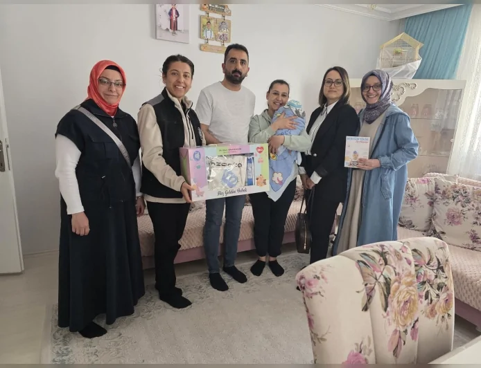Çorum’da Bebek Dostu Şehir Projesiyle Anneler ve Yenidoğanlar Evlerinde Destekleniyor