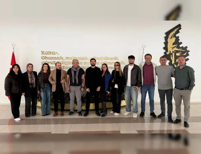 İzmir’de “Mobil Sinema: Cebindeki Stüdyo” Atölyesi Gerçekleştirildi, Yapay Zekâ Sinemada Yeni Dönemi İşaret Etti