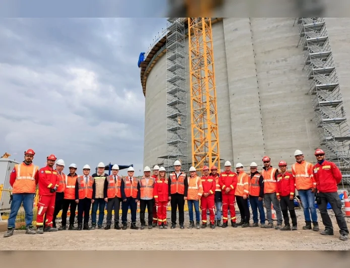 ADANA VALİSİ MUSTAFA YAVUZ CEYHAN’DAKİ STRATEJİK ENERJİ YATIRIMINI SAHADA İNCELEDİ