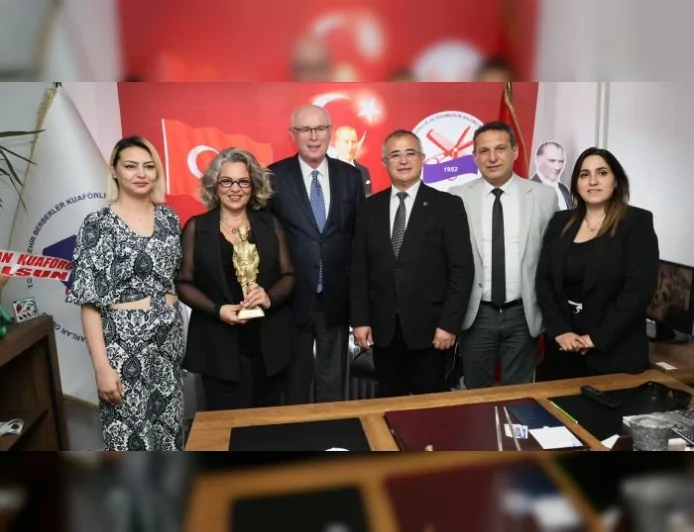 ODUNPAZARI BELEDİYE BAŞKANI KAZIM KURT: “ESNAFIMIZIN SESİ ORTAK AKLIN YOL HARİTASIDIR”