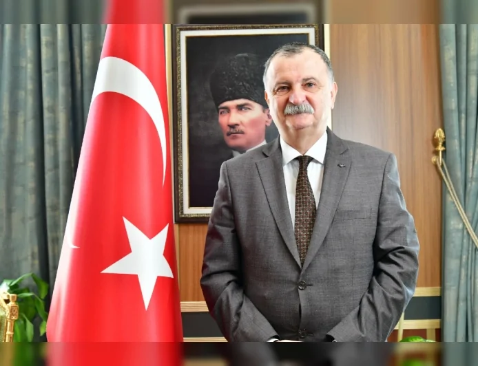 YUNUSEMRE BELEDİYE BAŞKANI SEMİH BALABAN: “ANADOLU’NUN KÜLTÜREL MİRASINI YAŞATAN ETKİNLİKLER ÇOK KIYMETLİ”