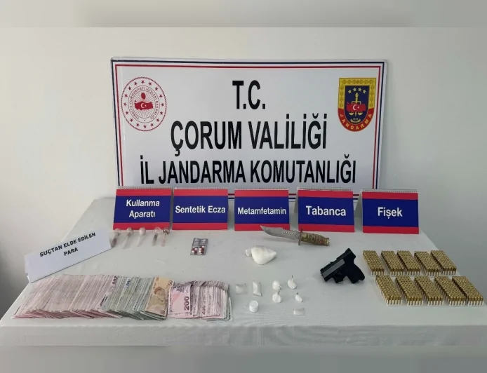 Çorum İl Jandarma Komutanlığı Uyuşturucu ve Silahlı Tehdit Çetesine Operasyon Düzenledi