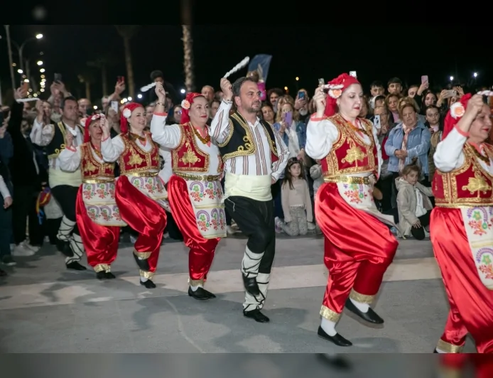 GÜZELBAHÇE’DE HIDIRELLEZ ŞENLİĞİ YOĞUN KATILIMLA GERÇEKLEŞTİ