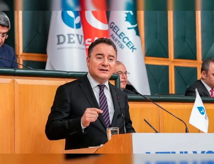 DEVA Partisi Genel Başkanı Ali Babacan: “Devletin görevi zamları izlemek değil ekonomiyi yönetmektir”