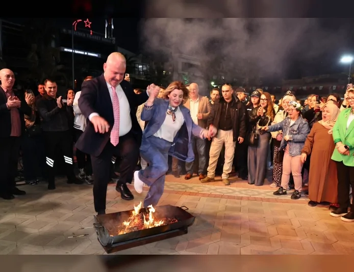 Menemen’de Hıdırellez Şenlikleri On Binleri Buluşturdu, Kibariye ve Hüsnü Şenlendirici Coşkusu Yaşandı