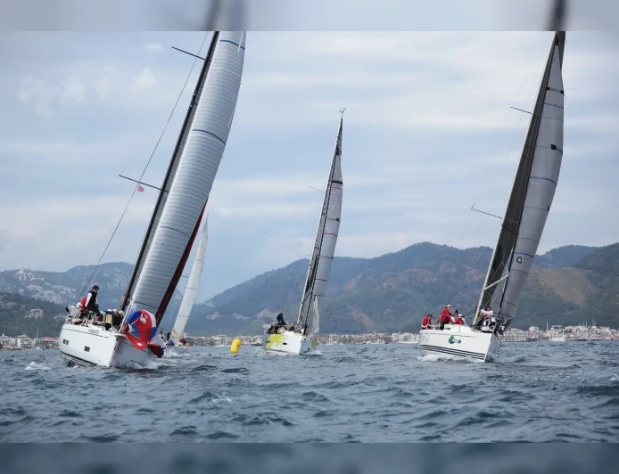 Marmaris’te düzenlenen Uluslararası Akdeniz Yat Şampiyonası’nda “Akdeniz Melekleri” farkındalık mesajıyla öne çıktı