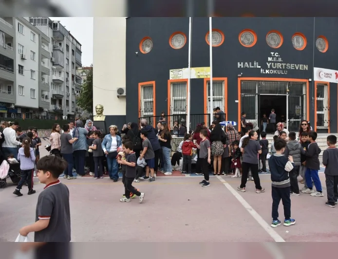 Halil Yurtseven İlkokulu’nda Düzenlenen Kermes Dayanışma ve Eğitim İçin Yoğun İlgi Gördü