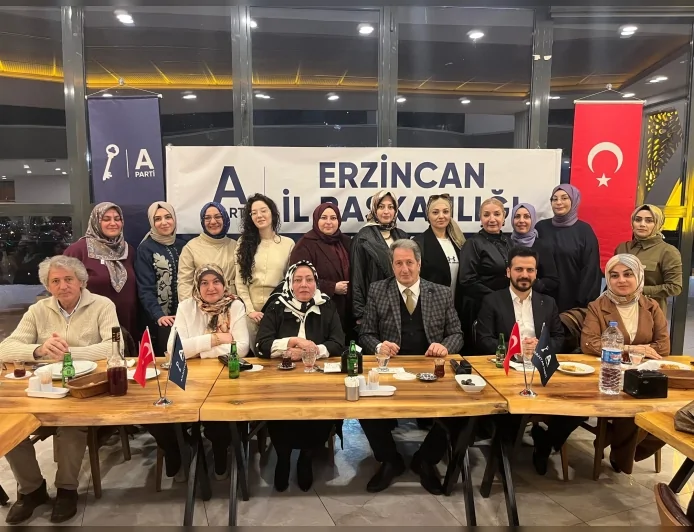 Anahtar Parti Erzincan İl Başkanı Ahmet Korkmaz: “Annelerimizin sevgisi ve emeği hayatın en kıymetli mirasıdır”