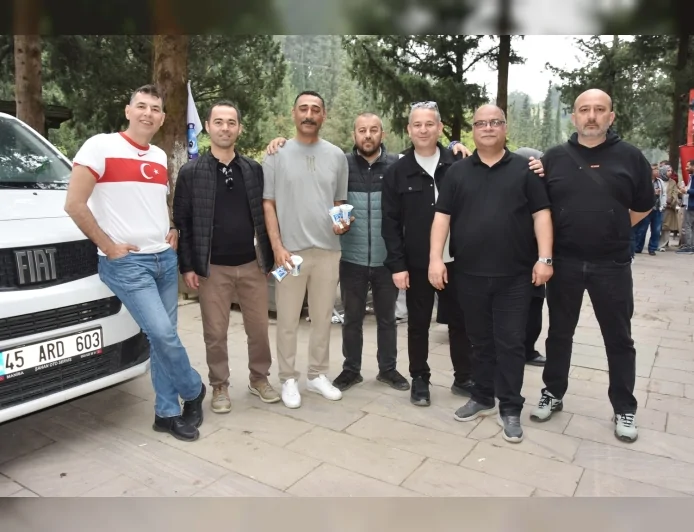 Türk Eğitim-Sen ve Türk Büro-Sen Manisa’da Anneler Günü Buluşmasında Birlik ve Dayanışma Mesajı Verdi