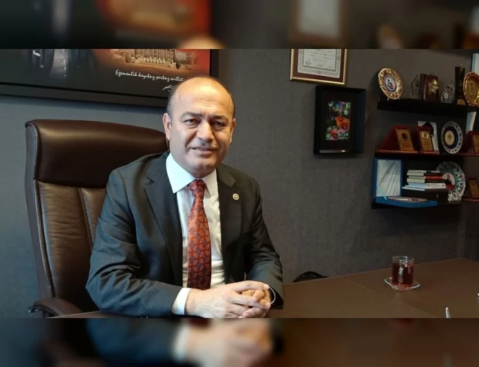CHP Genel Başkan Yardımcısı Özgür Karabat: “Vergiler Artıyor Ama Borç Bitmiyor, Bunun Adı Faiz Ekonomisidir”