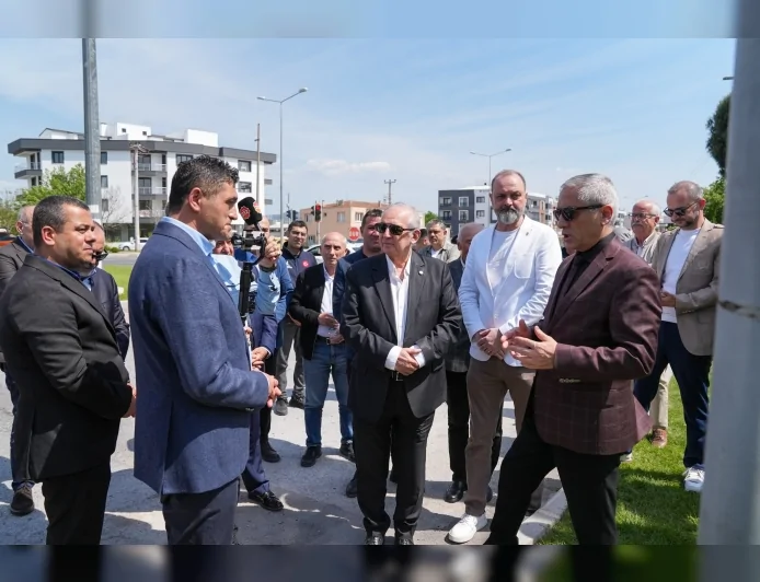 ALİAĞA BELEDİYE BAŞKANI SERKAN ACAR: “REFİK ERTEM VE ZEKİ ŞEN İSİMLERİNİ HİZMETLERİYLE ZATEN BU CADDELERE YAZDIRDI”
