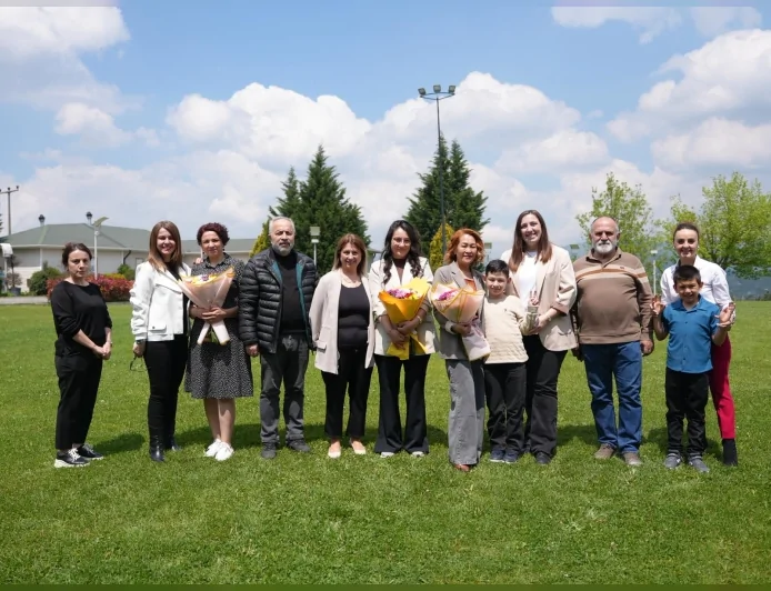 Düzce Belediyesi’nden Anneler Günü’nde Duygulandıran Sürpriz: “Bu Yıl Dileğim Oğlumun Bana Anne Diye Seslenmesi”