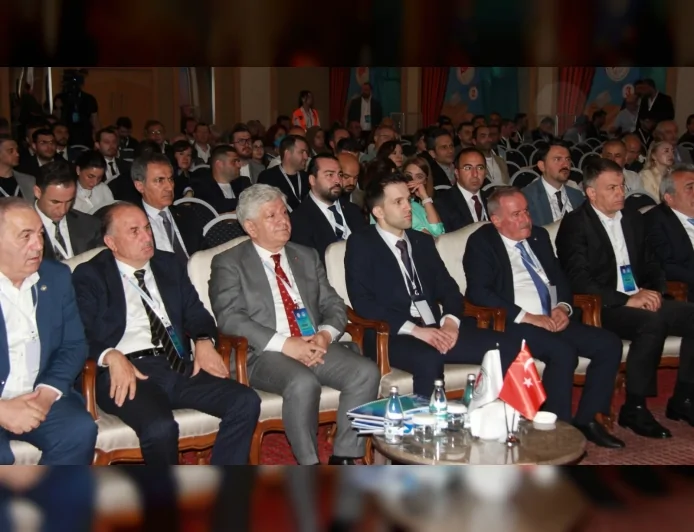 Türkiye Buz Pateni Federasyonu Genel Kurulu’nda Recep Ali Er 195 Oyla Başkan Seçildi