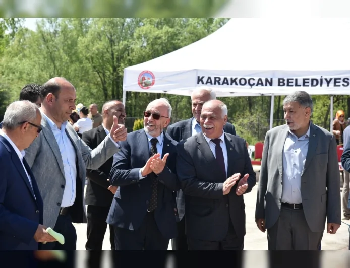 ELAZIĞ TİCARET BORSASI BAŞKANI MEHMET ALİ DUMANDAĞ KARAKOÇAN’DAKİ ÇOCUK ŞENLİĞİNDE MİNİKLERLE BİR ARAYA GELDİ