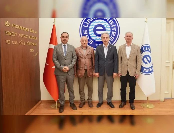 Ege Üniversitesi’nde “Devlet ve Tasavvuf” Konferansı Düzenlendi