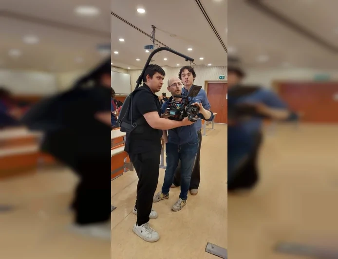 Ege Üniversitesi İletişim Fakültesinde sinema teknolojileri workshopu ile öğrenciler profesyonel set deneyimi yaşadı