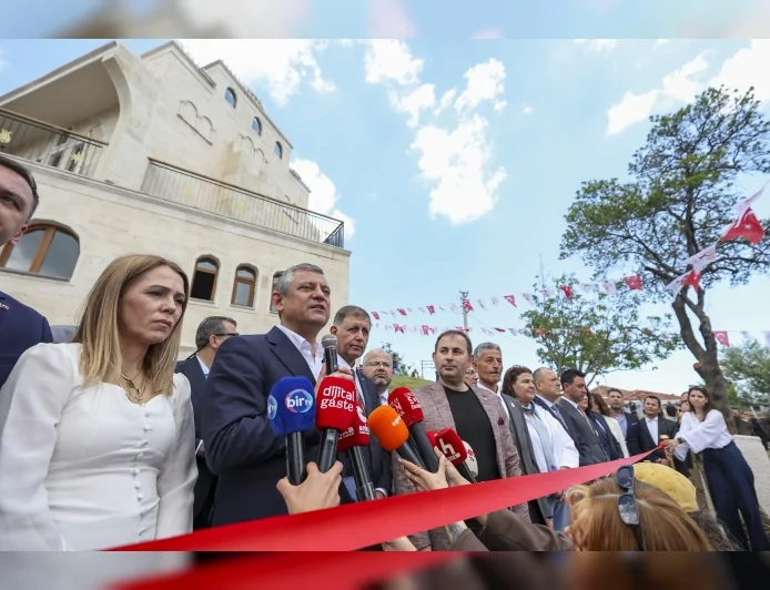 CHP GENEL BAŞKANI ÖZGÜR ÖZEL: “HER NAMAZ VE DUA FİLİSTİN’E ULAŞSIN, SAVAŞLARIN BİTMESİNE VESİLE OLSUN”