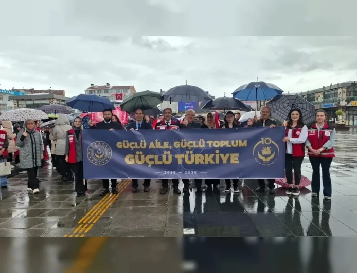 Çorum’da 15 Mayıs Uluslararası Aile Günü kapsamında “Güçlü Aile, Güçlü Türkiye” yürüyüşü düzenlendi