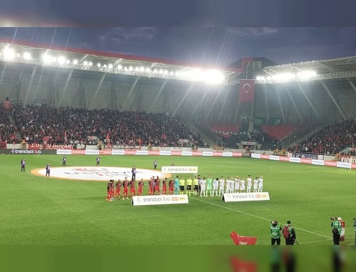 Arca Çorum FK uzatmalarda tarih yazdı Süper Lig hedefi için finale yükseldi
