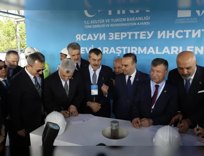 Ticaret Bakanı Prof. Dr. Ömer Bolat, Türkistan’da Yesevi Araştırmaları Enstitüsü’nün temel atma törenine katıldı