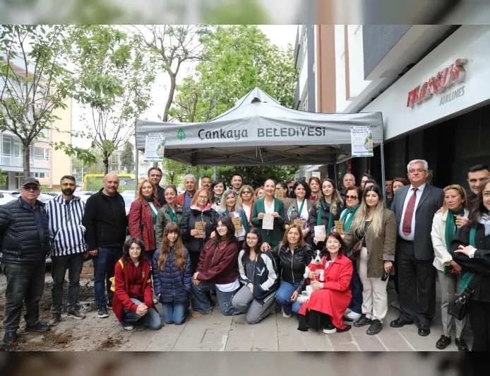 Çankaya Belediyesi, Kadınlar ve Çocuklar İçin Yeşerecek Dallar Etkinliğiyle Şiddet Kurbanlarını Fidanlarla Andı
