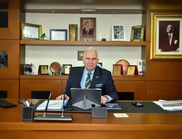 İAOSB Yönetim Kurulu Başkanı Cenk KARACE’den 19 Mayıs Atatürk’ü Anma Gençlik ve Spor Bayramı mesajı: “Bağımsızlık meşalesi Samsun’da yakıldı”