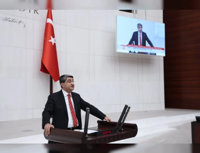 DEVA Partisi Genel Başkan Yardımcısı Mehmet Emin Ekmen: “Gençlerin karşılaştığı sorunlar geleceği doğrudan etkiliyor”