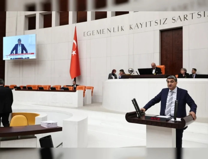 DEVA Partisi Genel Başkan Yardımcısı ve Mersin Milletvekili Mehmet Emin Ekmen: “Son kullanma tarihi geçmiş ürünler alenen satılıyor”