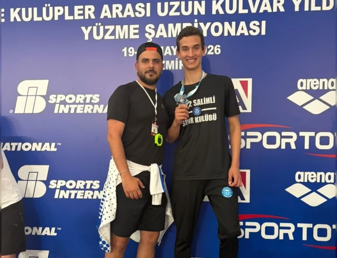Manisalı yüzücü Eren Ayaz Türkiye Sportif Kulüpler Arası Şampiyonası’nda Türkiye ikincisi oldu