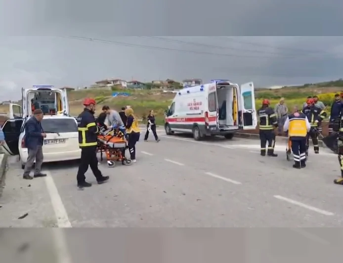 Çorum’da iki otomobilin çarpıştığı kazada 7 kişi yaralandı