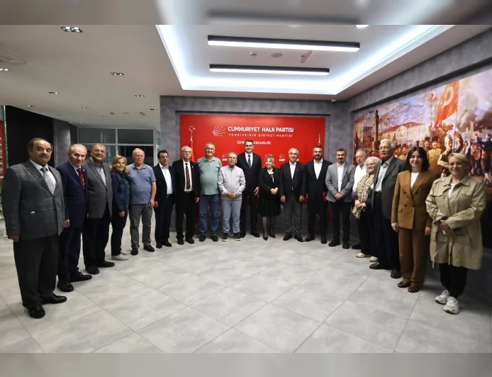 CHP İzmir İl Başkanlığı tecrübeli kadroları tematik saha çalışmalarıyla yeniden sahaya indiriyor
