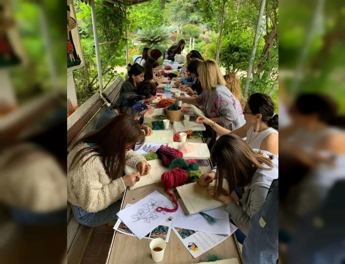 Ege Üniversitesi Botanik Bahçesi’nde iğneli keçe workshopu sanat ve doğa farkındalığını buluşturdu