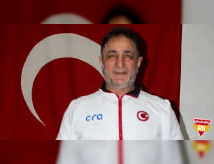 Boks Milli Takımı Antrenörü Ahmet Gündüz 49 Yılda 100 Binden Fazla Sporcu Yetiştirerek Konya Spor Tarihine İz Bıraktı