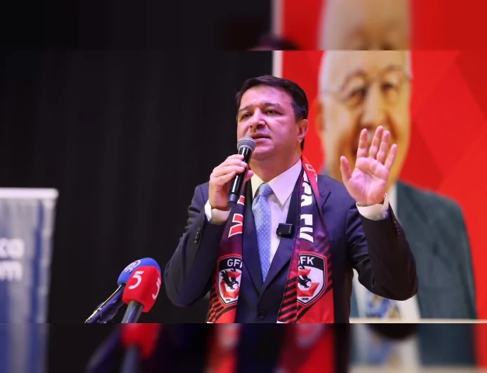 Saadet Partisi Genel Başkanı Mahmut Arıkan: “Ankara’da her şeyi konuşuyorlar ama asgari ücreti konuşmuyorlar, Gaziantep’te tablo ağırlaşıyor”